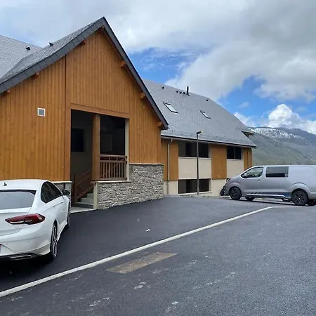 T4 Duplex Vue Montagne Apartment *